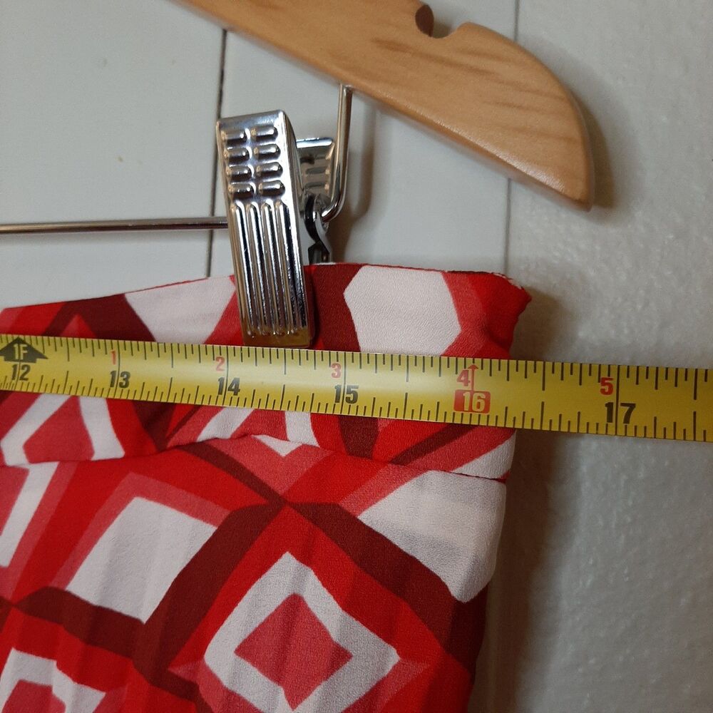 NEW Zara Red Geometric Print Mini Skirt Size XL Juniors Pleated Lightweight - Picture 4 of 9